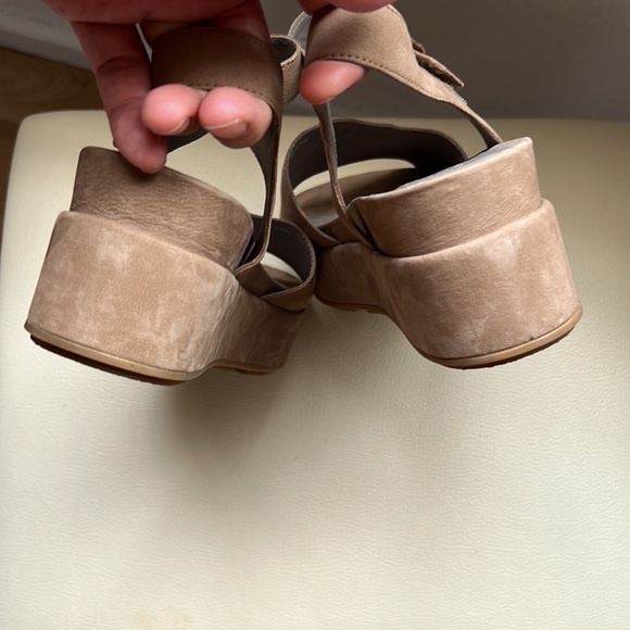 EILEEN FISHER "JASPER NUBUCK" PLATFORM LEATHER SANDALS SIZE 9 - Picture 11 of 16